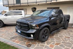 Dodge RAM 1500 HEMI 5.7 V8