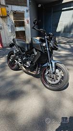 Yamaha mt09 Akrapovic 