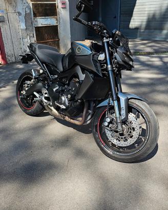 Yamaha mt09 Akrapovic 