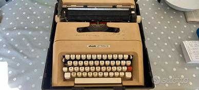 Macchina da scrivere Olivetti Lettera 35 – Vintage