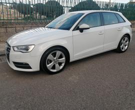 Audi A3 1.6 TDI clean diesel S tronic Attraction