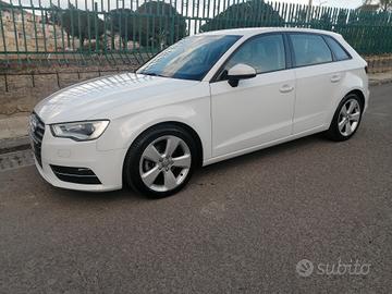 Audi A3 1.6 TDI clean diesel S tronic Attraction