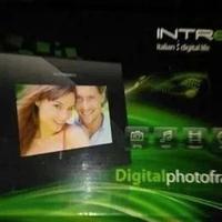 Cornice digitale nera