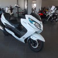 Suzuki Burgman AN 400 LUX