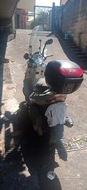 Scooter Aprilia Leonardo 250
