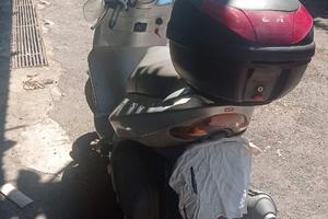 Scooter Aprilia Leonardo 250