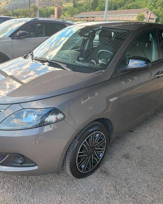Lancia Ypsilon 1.0 FireFly 5 porte S&S Hybrid Ecoc