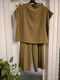 completo Pantalone e blusa verde 
