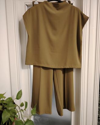 completo Pantalone e blusa verde 