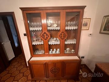 Elegante vertrina classica