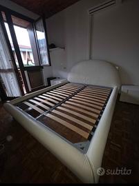 letto matrimoniale in pelle bianca 