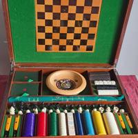 Gioco da tavolo roulette, carte francesi, dama.