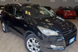 Ford Kuga 2.0 TDCI 150 CV S&S 4WD Powershift Titan