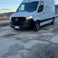 Mercedes sprinter