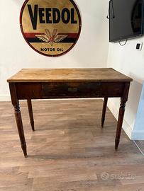 Tavolo/scrittoio in legno fine 800