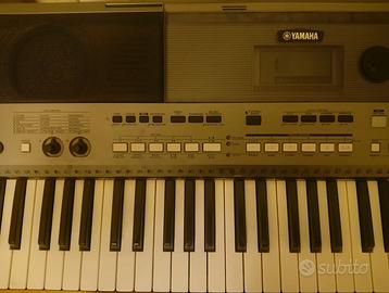 Tastiera Usata Yamaha PSR-E443