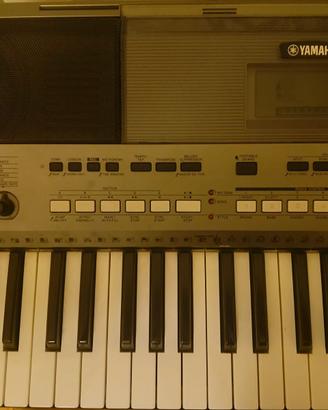 Tastiera Usata Yamaha PSR-E443