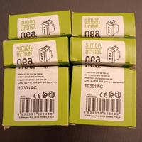 Presa 10A Simon Urmet acciaio scuro 10301AC