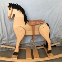 Cavallo a dondolo