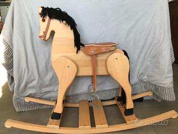 Cavallo a dondolo