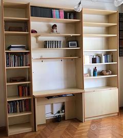 Libreria a muro in legno + scrivania €
