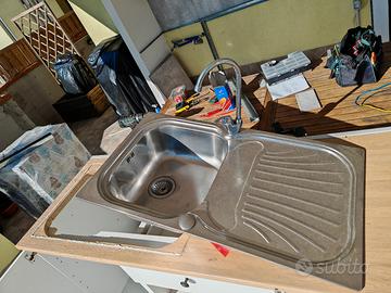 Lavandino e pensili Ikea 