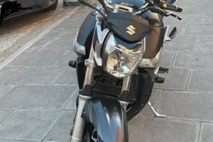 Suzuki gsr 600