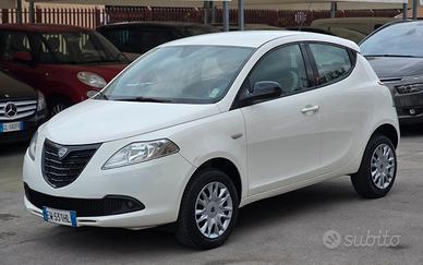 Lancia Ypsilon 0.9 TwinAir 85 CV 5 porte Metano Ec