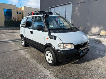 NISSAN SERENA 2.3 7 POSTI 4X4 2000