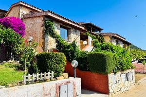 Villette a schiera fronte mare P. Corallo