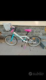 Bambina B'twin 20" con Cestino, Cavalletto