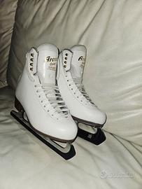 Pattini professionali  per pattinaggio su ghiaccio