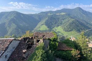 Tri locale antico panoramicò GORNO