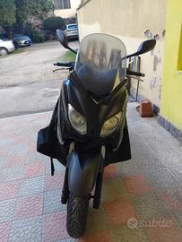 Scooter xmax 250