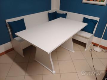 Tavolo bianco