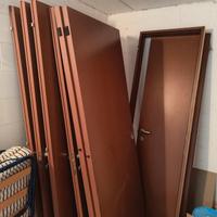 Set 6 porte interne color noce in buono stato