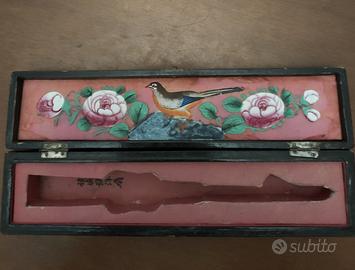 Scatola Porta Ventaglio In Lacca Cinese Del 1800.
