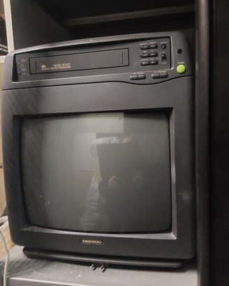 TV 24 pollici daewoo incorporato il lettore vhs