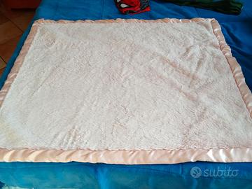 copertina rosa per culla