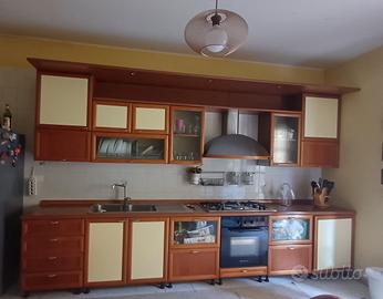 letto+tavolo +cucina + sedie 