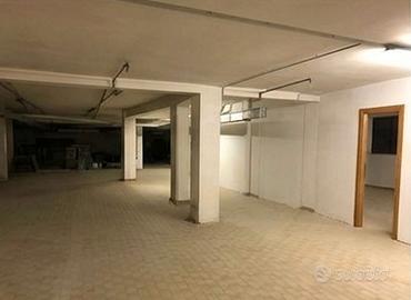 Magazzino - Deposito - Roma. Trasformabile in loft