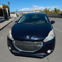 Peugeot 208 1.0 bemzina anno 2015