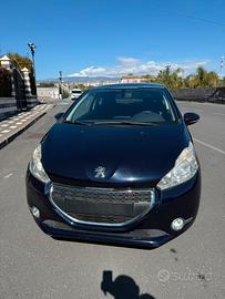 Peugeot 208 1.0 bemzina anno 2015