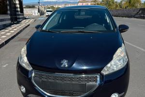 Peugeot 208 1.0 bemzina anno 2015