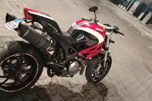 ducati monster 796 