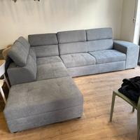Divano contenitore con pouf estraibili