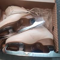 sport pattinaggio su ghiacchio