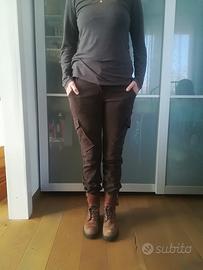 Pantaloni a vita bassa marroni