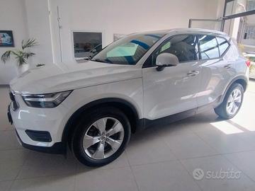 Volvo XC40 D4 AWD Geartronic Momentum
