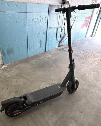 Ninebot max g2
